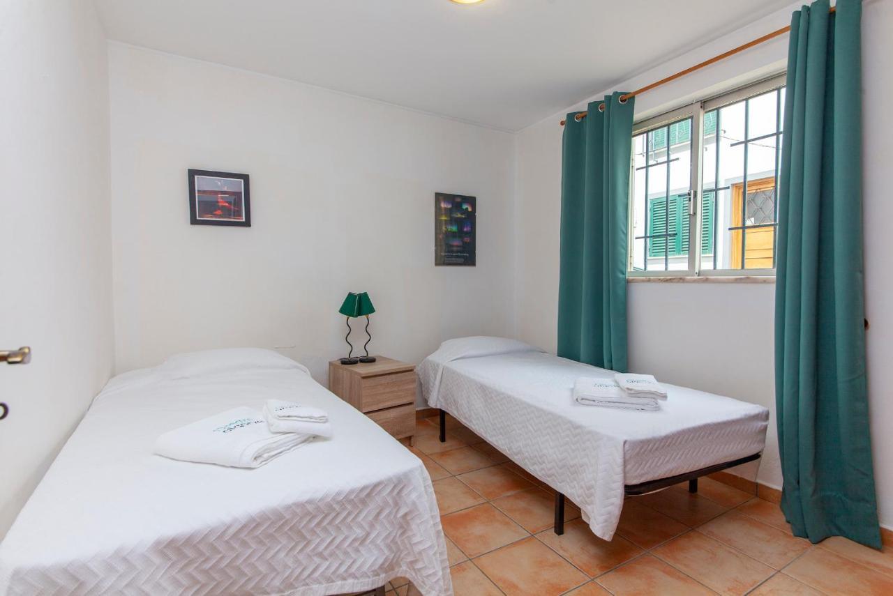 B18 - Village Street Apartment Lagos Eksteriør billede