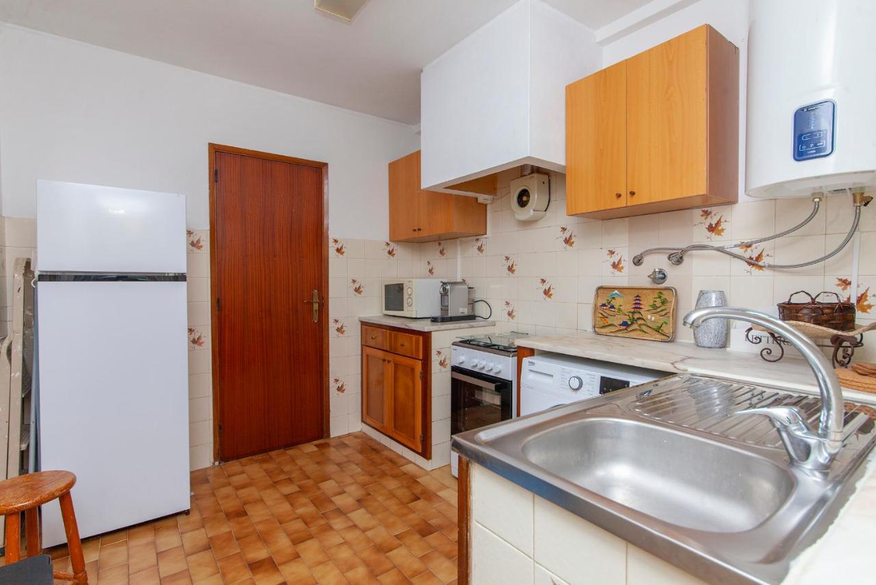 B18 - Village Street Apartment Lagos Eksteriør billede